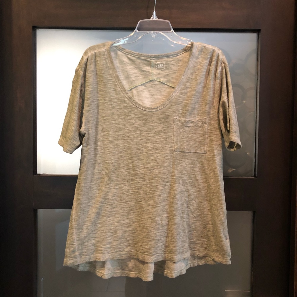 Women’s GAP flowy top